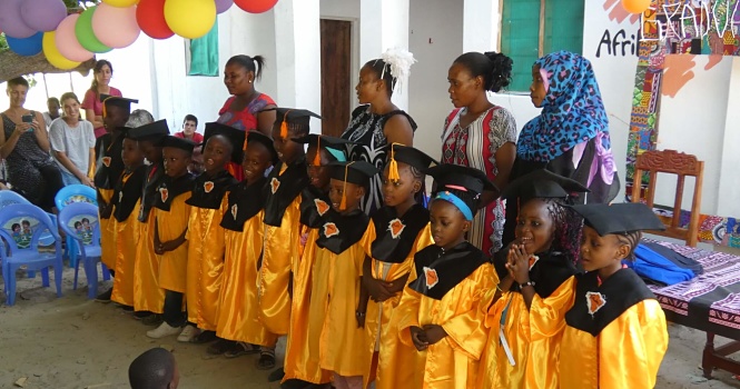 Ceremonia de Graduación Preprimaria de los peques de Afrikable